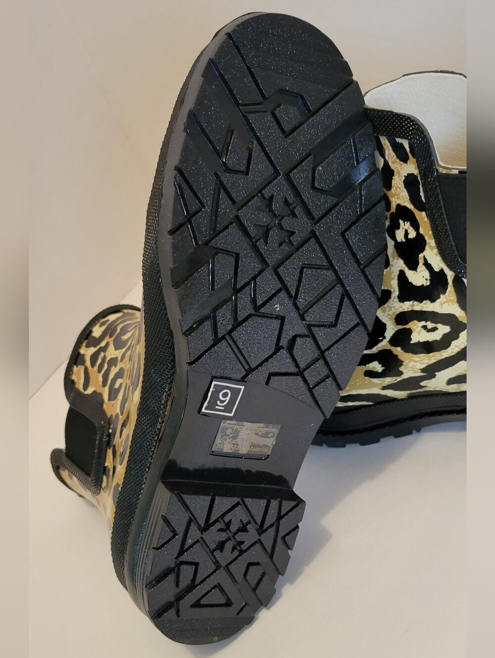 Journee Collection Tekoa Leopard Print Chelsea Rain Boots Waterproof Size 9 NWOT - Picture 9 of 12
